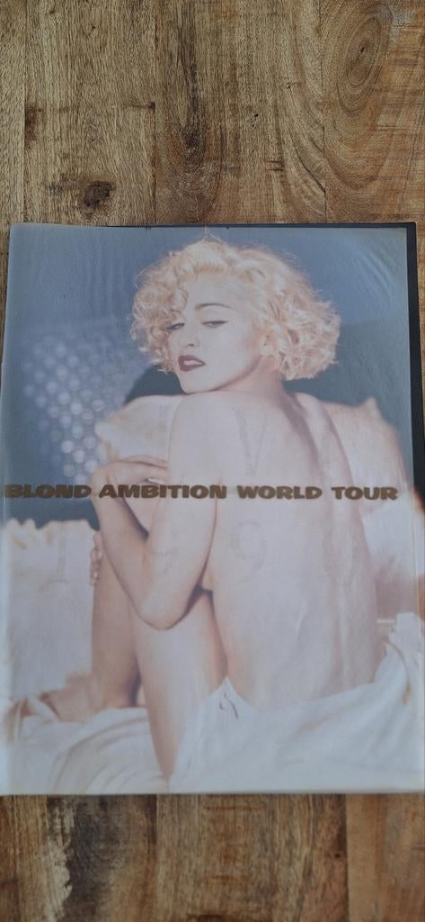 Madonna Blond Ambition World Tour Boek, Ophalen of Verzenden, Gelezen, Artiest, Madonna