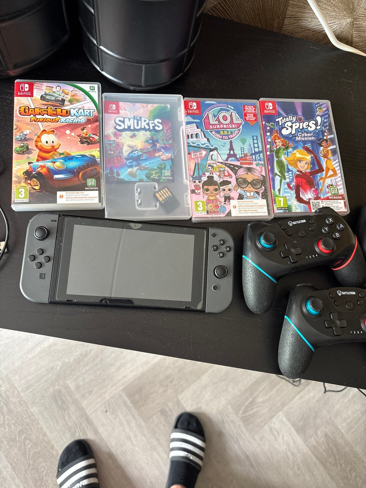 Nintendo Switch, Ophalen, Switch Original, Met 3 controllers of meer, Gebruikt
