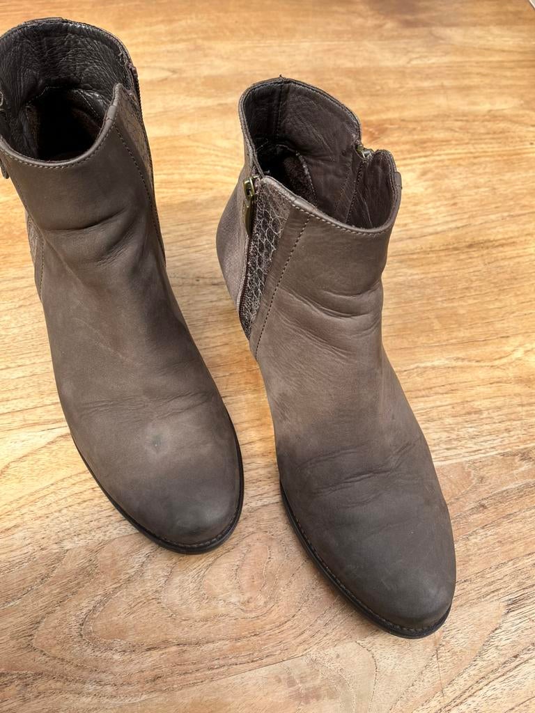 Footloos veterlaarsjes, Lage of Enkellaarzen, Ophalen of Verzenden, Zo goed als nieuw, Grijs