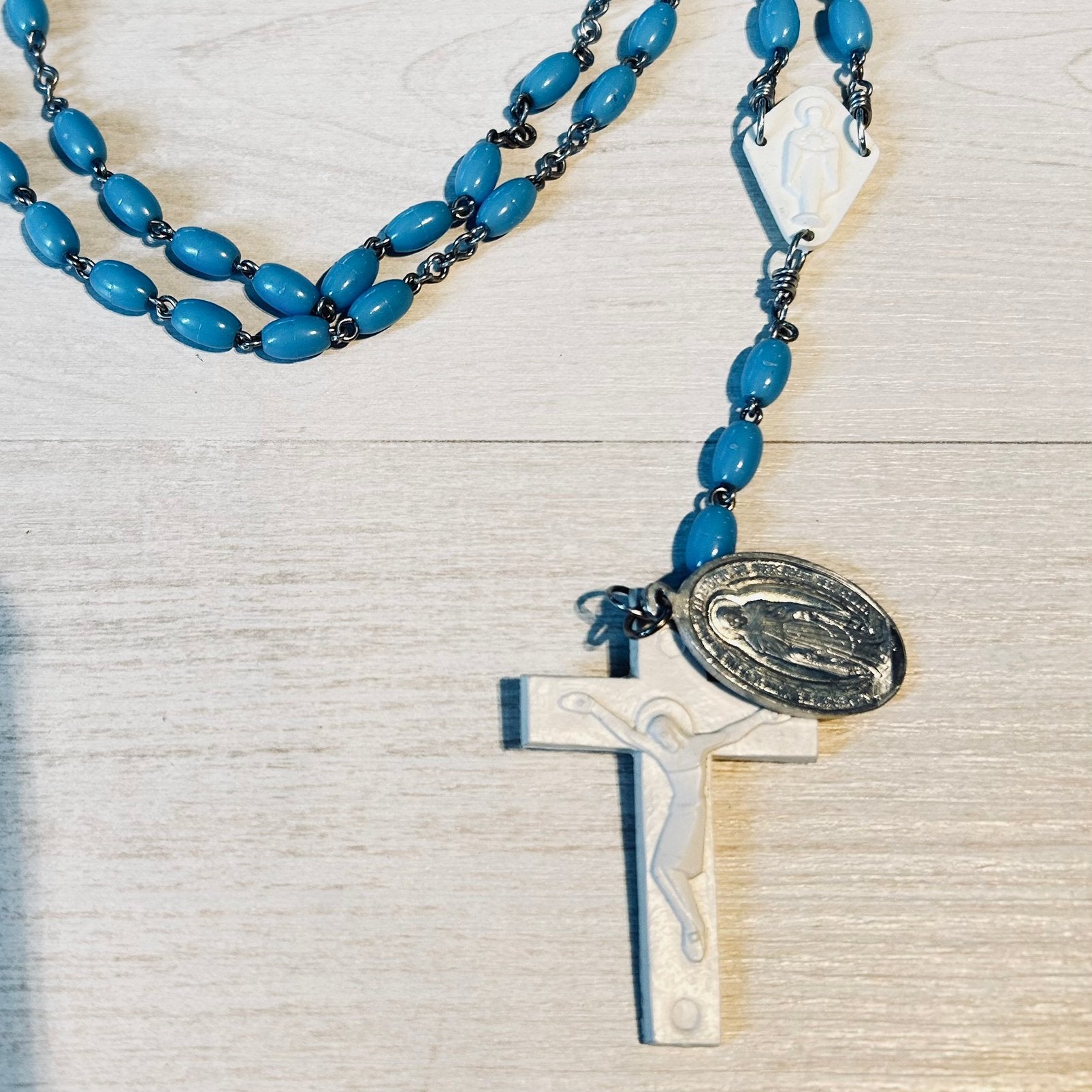 Religie 3 x blauwe rozekrans, prijs per stuk, Verzamelen, Religie, Ophalen of Verzenden, Zo goed als nieuw