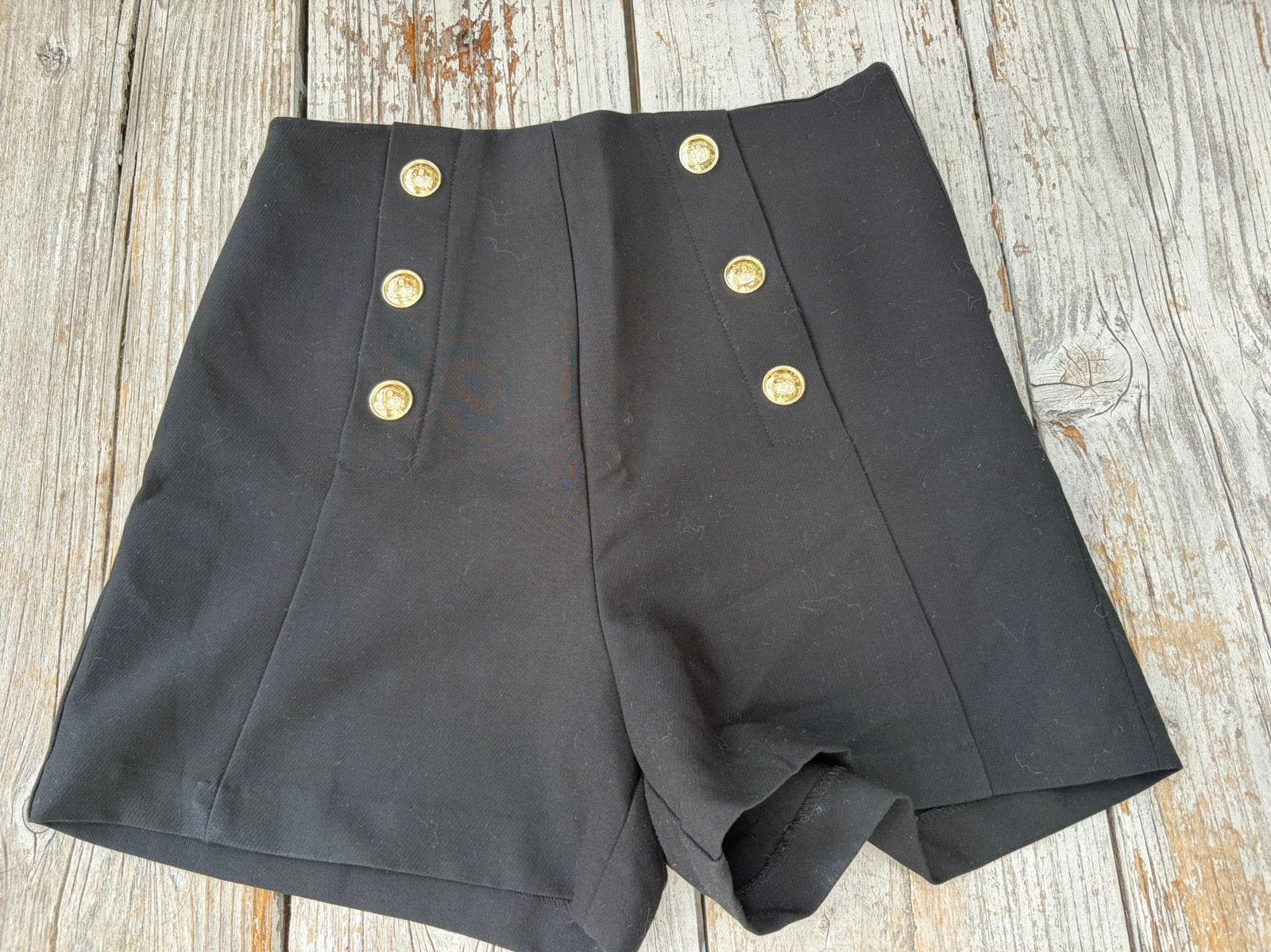 (Donker) zwarte zgan Zara short - S, Kleding | Dames, Broeken en Pantalons, Kort, Zwart, Ophalen of Verzenden, Zo goed als nieuw