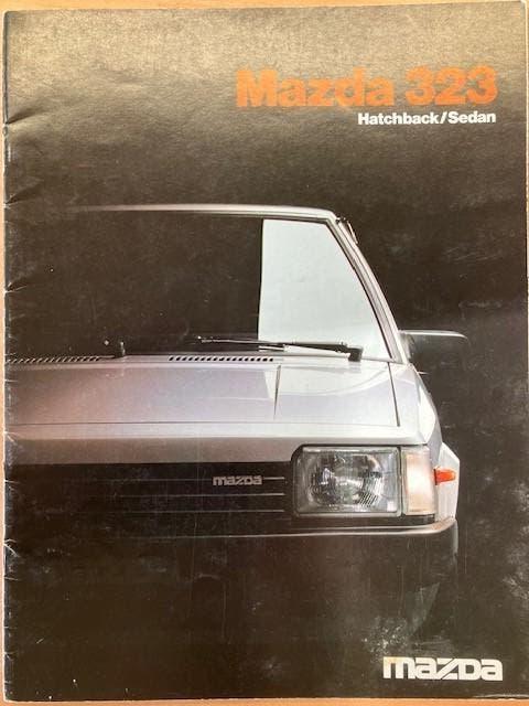 Autobrochure/Autofolder: Mazda 323 Hatchback/Sedan  1982  NL, Ophalen of Verzenden, Zo goed als nieuw, Overige merken