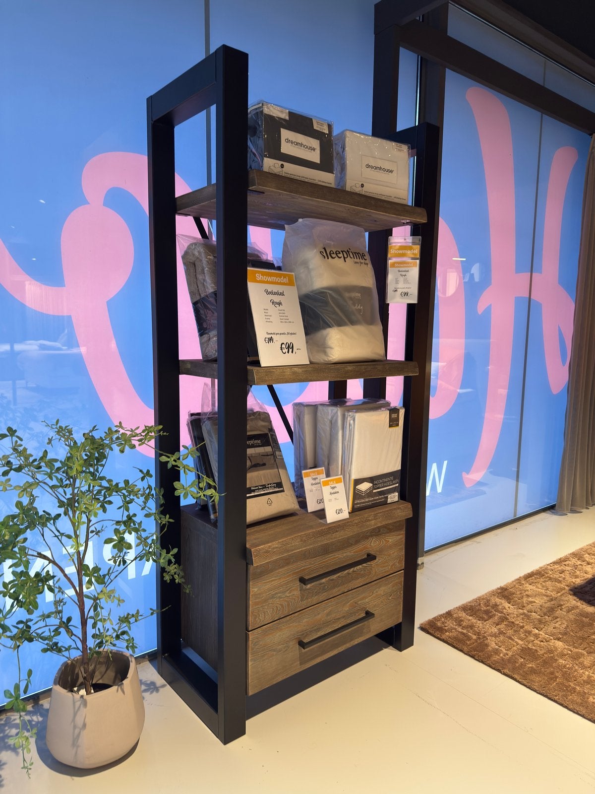 Showmodel Boekenkast Rough, Ophalen, 50 tot 100 cm, Zo goed als nieuw, Met lade(s)