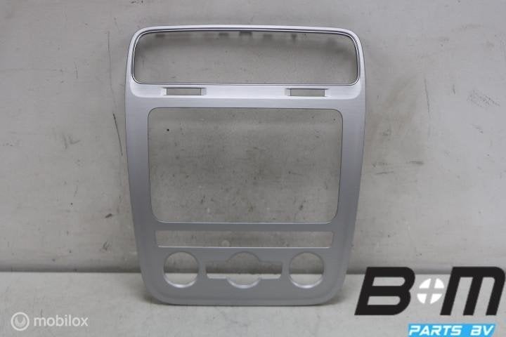 Afdekking radio / kachelbediening VW Scirocco 1K8819728B, Gebruikt