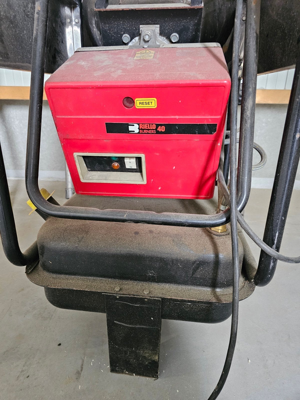 Diesel heater 38kW - Nieuwe nozzle nodig, Ophalen, Gebruikt, Kachel