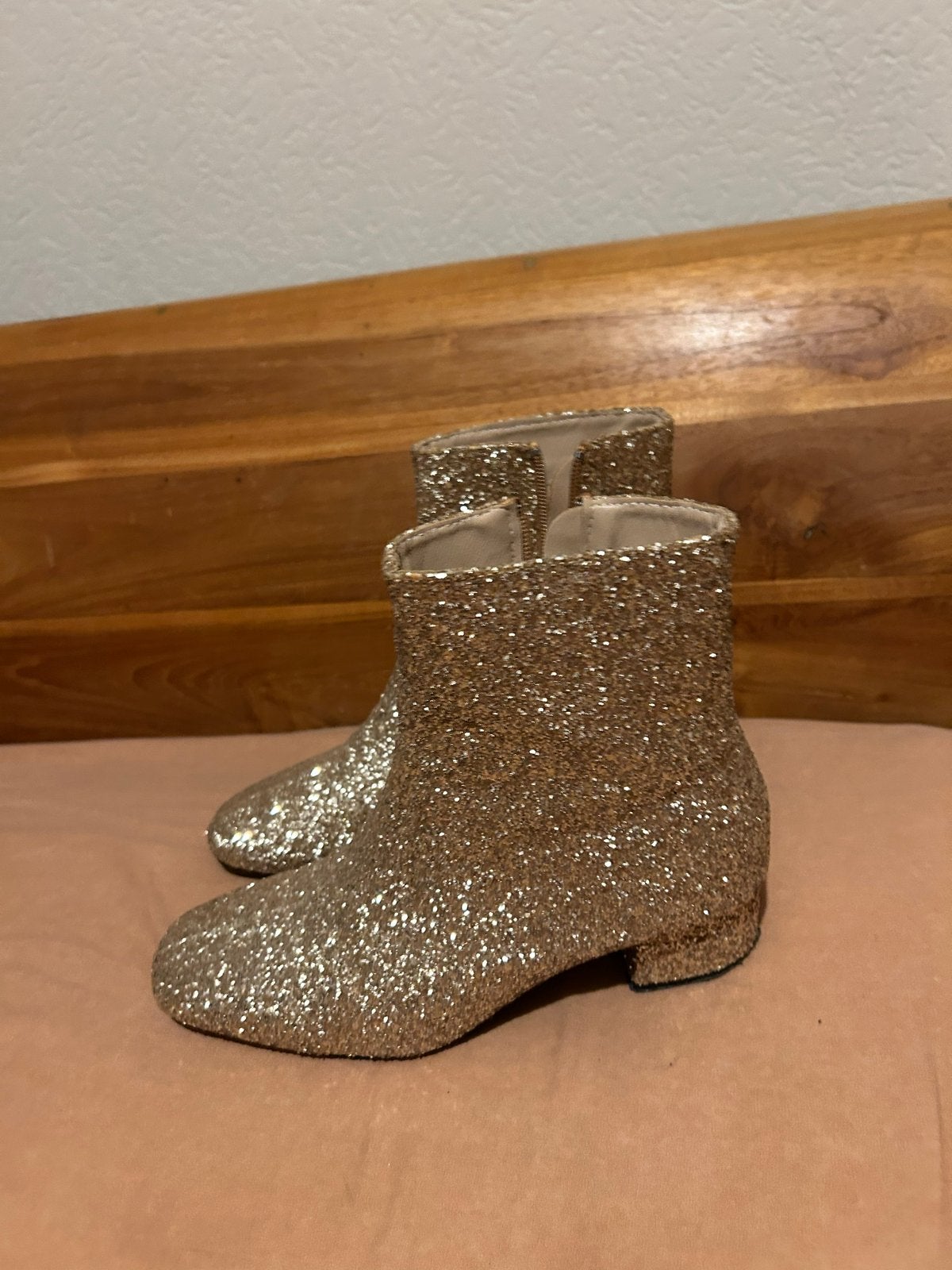 Gouden glitter laarsjes, Kleding | Dames, Schoenen, Ophalen, Zo goed als nieuw, Geel, Lage of Enkellaarzen