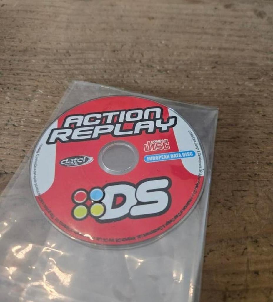 Action Replay DS (Alleen Disc), Spelcomputers en Games, Games | Nintendo DS, Ophalen of Verzenden, Zo goed als nieuw