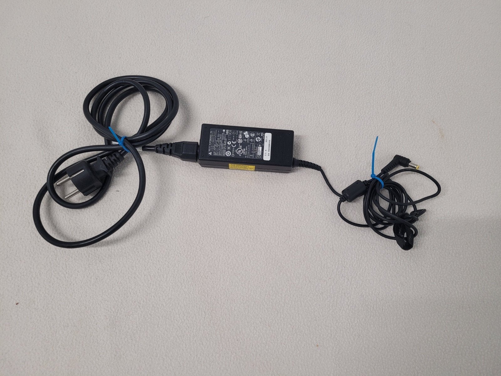 DELTA ELECTRONICS AC/DC voeding adapter 19V 3.42A, Gebruikt, DELTA ELECTRONICS, Info@deltaww.com, No. 18, Xinglong Rd., Taoyuan Dist., Taoyuan City 330, Taiwan (R.O.C.)