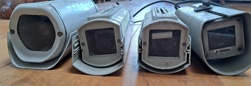 4 Professionele Beveligingscamera's - Grundig / Videotec, Ophalen, Gebruikt, Overige typen, Overige Merken