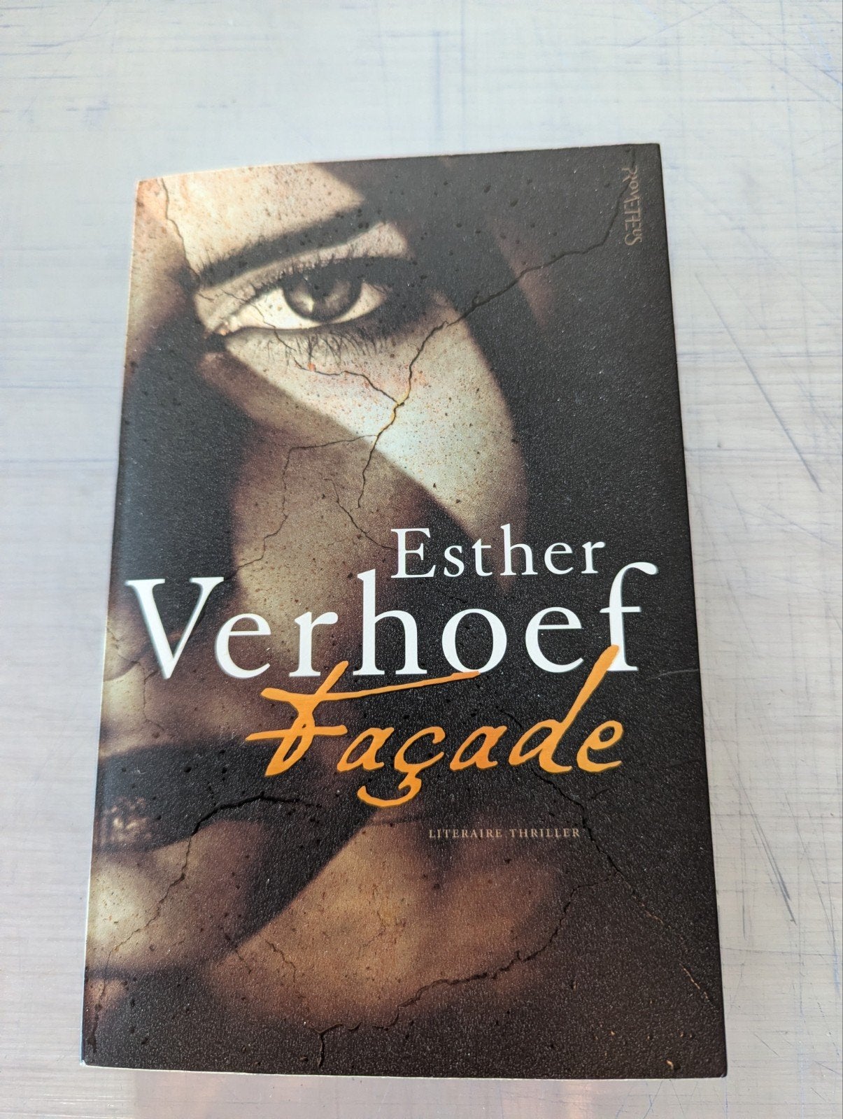 Esther Verhoef facade, Ophalen of Verzenden, Zo goed als nieuw