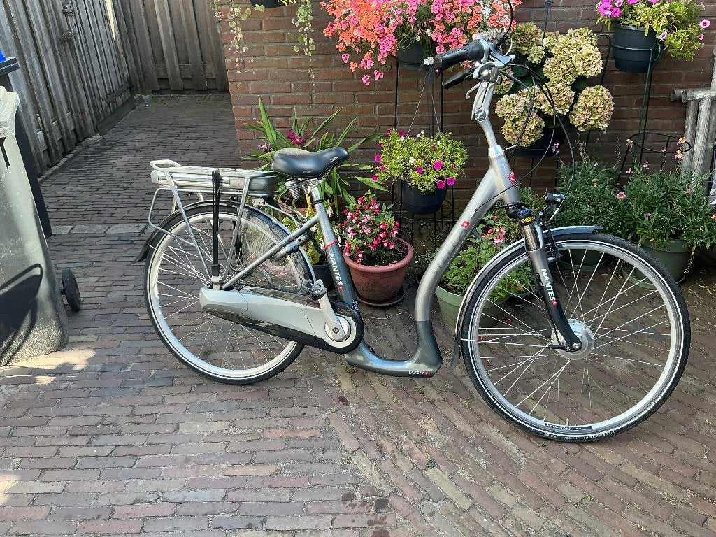 Stella Nantes elektrische fiets lage instap, Fietsen en Brommers, Elektrische fietsen, Minder dan 30 km per accu, Zo goed als nieuw