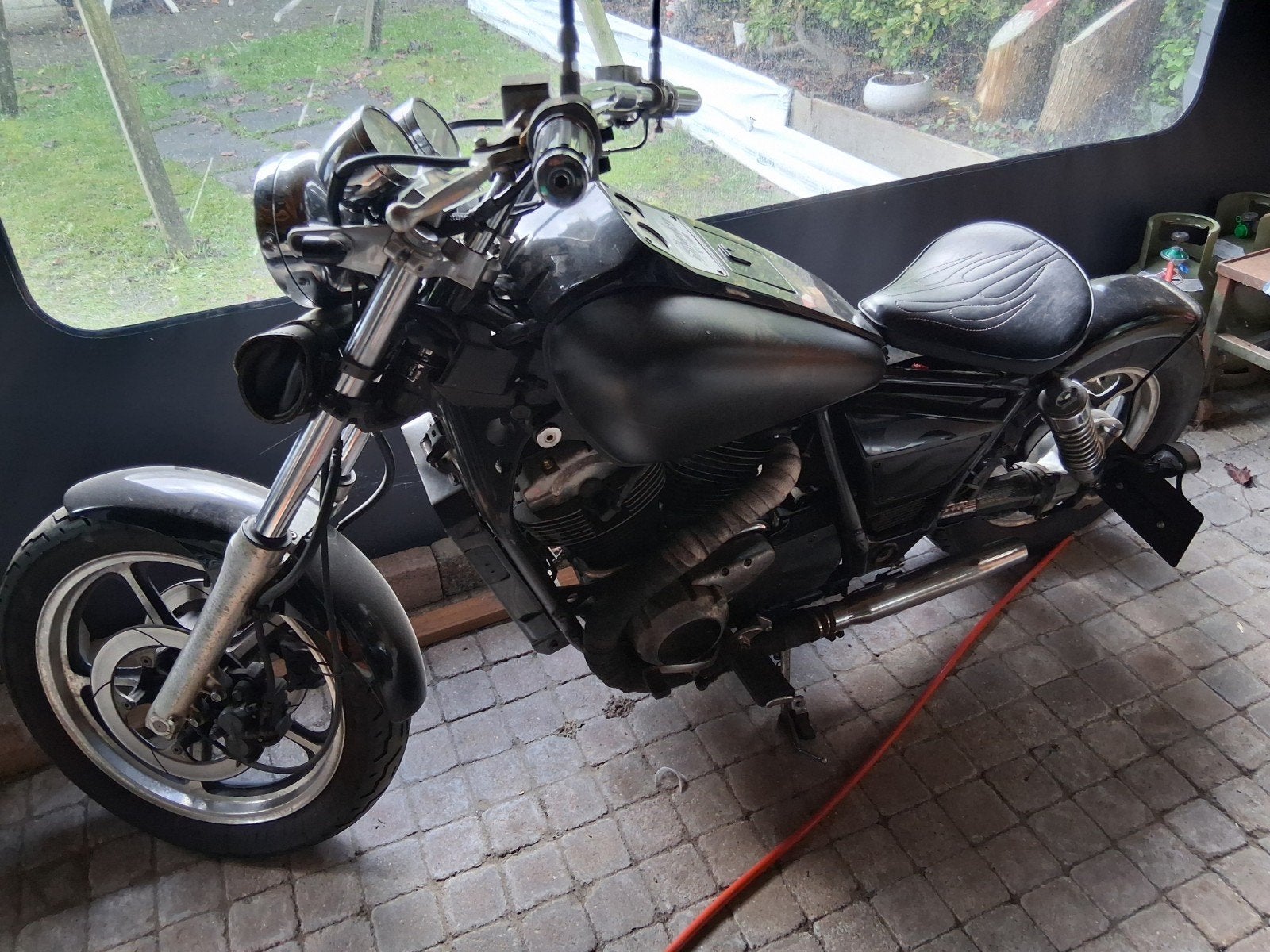 Honda Shadow VT1100 Bobber - Unieke Custom Motor, Motoren, Cardan-aandrijving, 2 cilinders, Chopper, Gebruikt
