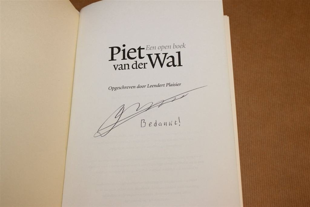 Piet van der Wal Leeuwarden — Gesigneerd Zeldzaam, Ophalen of Verzenden, Gelezen