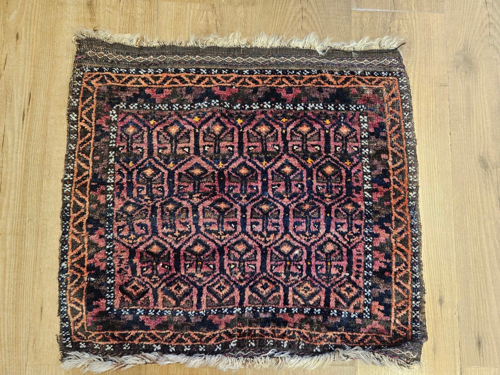 Vintage handgeknoopt perzisch tapijt beloutch 60x60, Info@SlatsAntiek.nl, Tweedehands, 50 tot 100 cm, Perzisch
