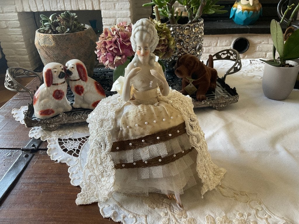 Half doll / halfdoll met beentjes, Ophalen of Verzenden