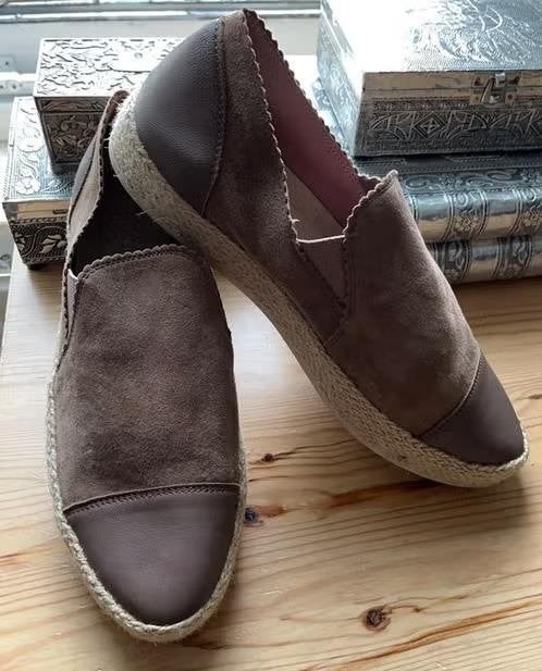 Suède sketches maat 41[vj], Beige, Ophalen of Verzenden, Zo goed als nieuw, Espadrilles of Moccasins