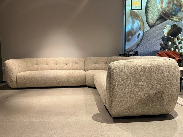 Organische Bouclé Hoekbank– VAN € 2.499,- VOOR € 1.850,-, Huis en Inrichting, Banken | Bankstellen, Ophalen, Japandi, Sommelsdijkse haven 19