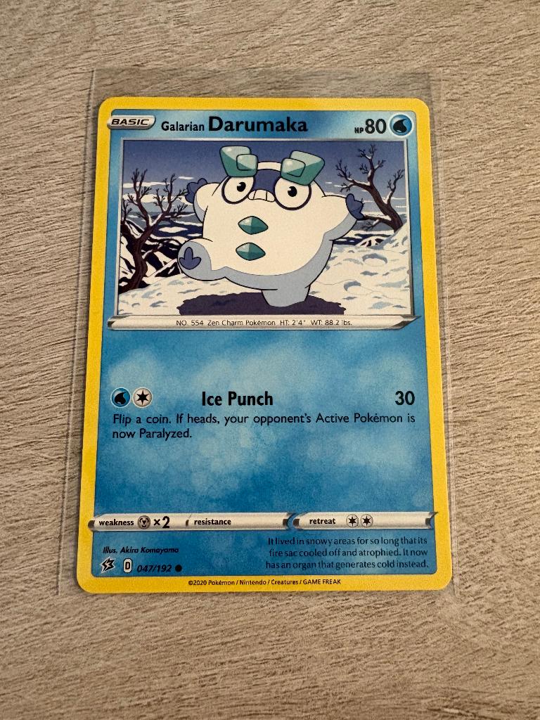 Galarian Darumaka 047/192 Rebel Clash - Pokémon Kaart, Ophalen of Verzenden, Nieuw, Losse kaart