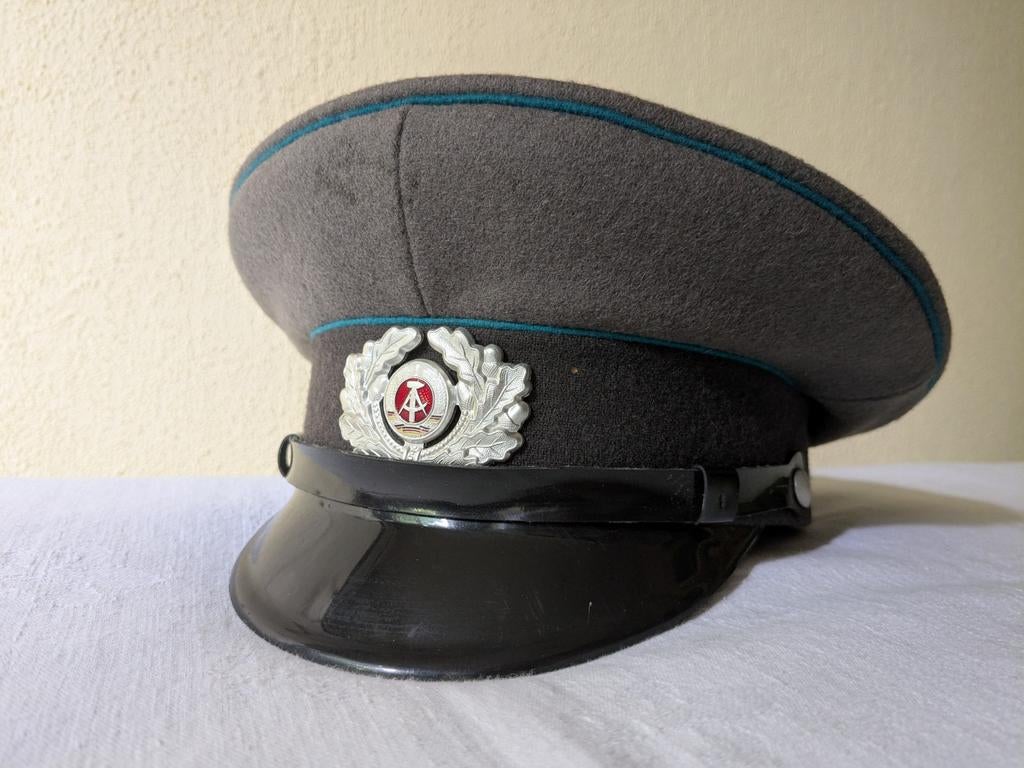 NVA DDR pet Luftverteidigung Schirmmütze Volksarmee, Verzamelen, Ophalen of Verzenden, Landmacht, Duitsland, Helm of Baret