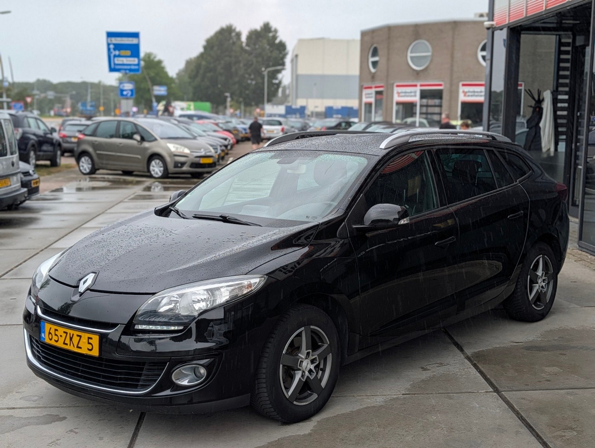 Renault Mégane Estate 1.5 dCi Bose - Trekhaak - Led - Pdc -, Auto's, Voorwielaandrijving, Euro 5, Stof, Gebruikt