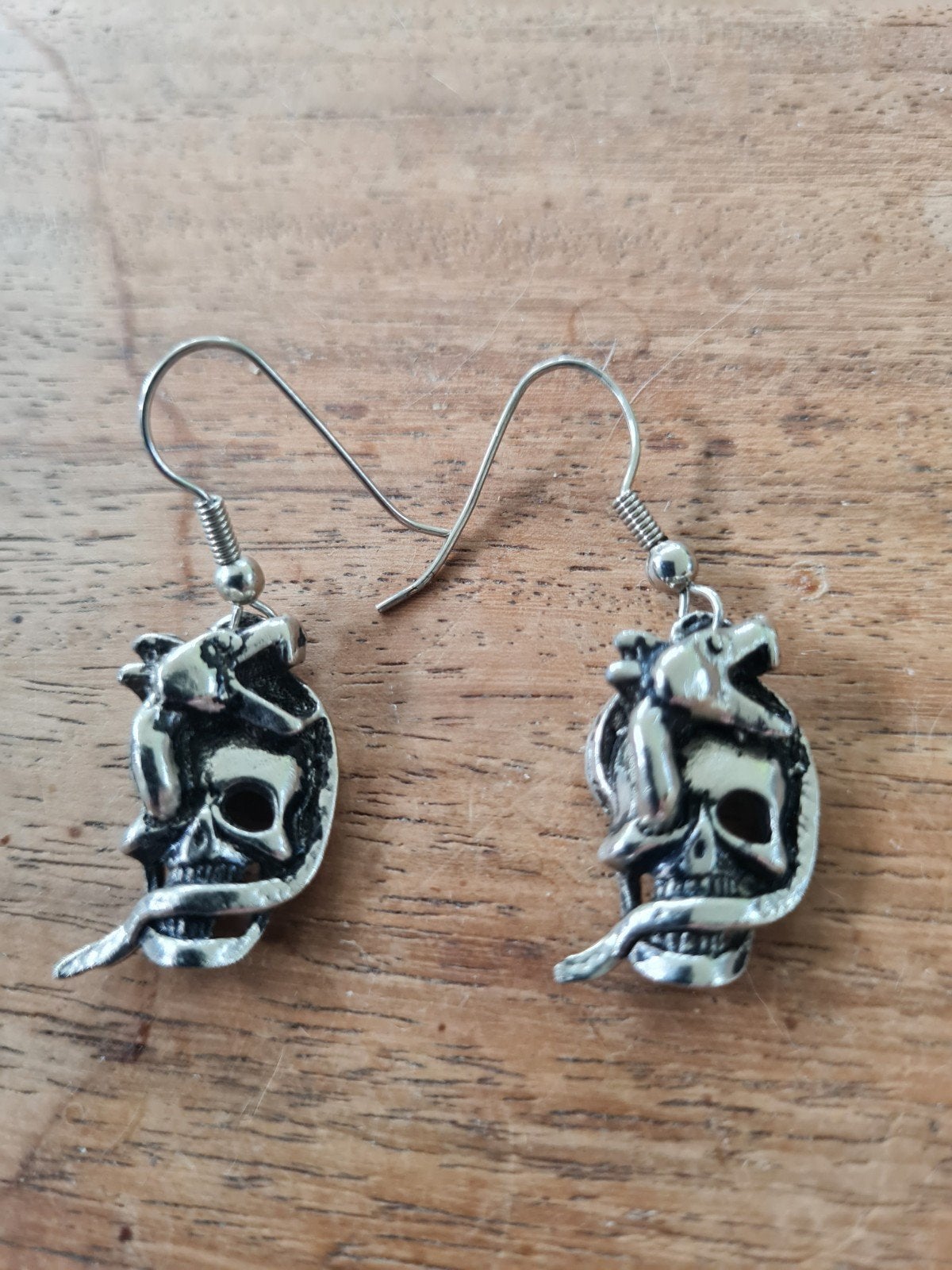 Unieke Doodshoofd Oorbellen met Slang - Gothic Stijl, Overige materialen, Hangers, Ophalen of Verzenden, Zo goed als nieuw