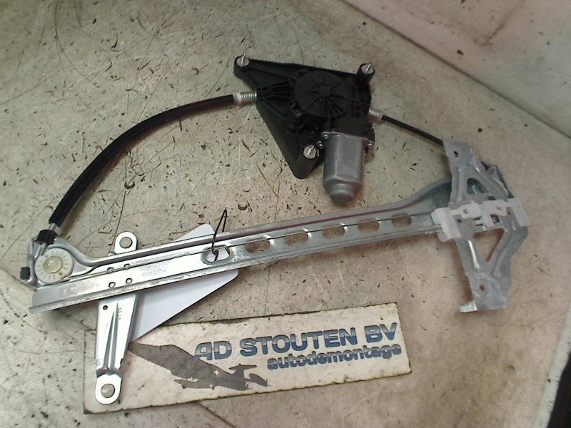 Raammechaniek Elek Rechts Achter + MOTOR 108 2019, Kontakt-peugeot@peugeot.com, Gebruikt, Peugeot Deutschland GmbH, Bahnhofsplatz, Rüsselsheim 65423, , Duitsland