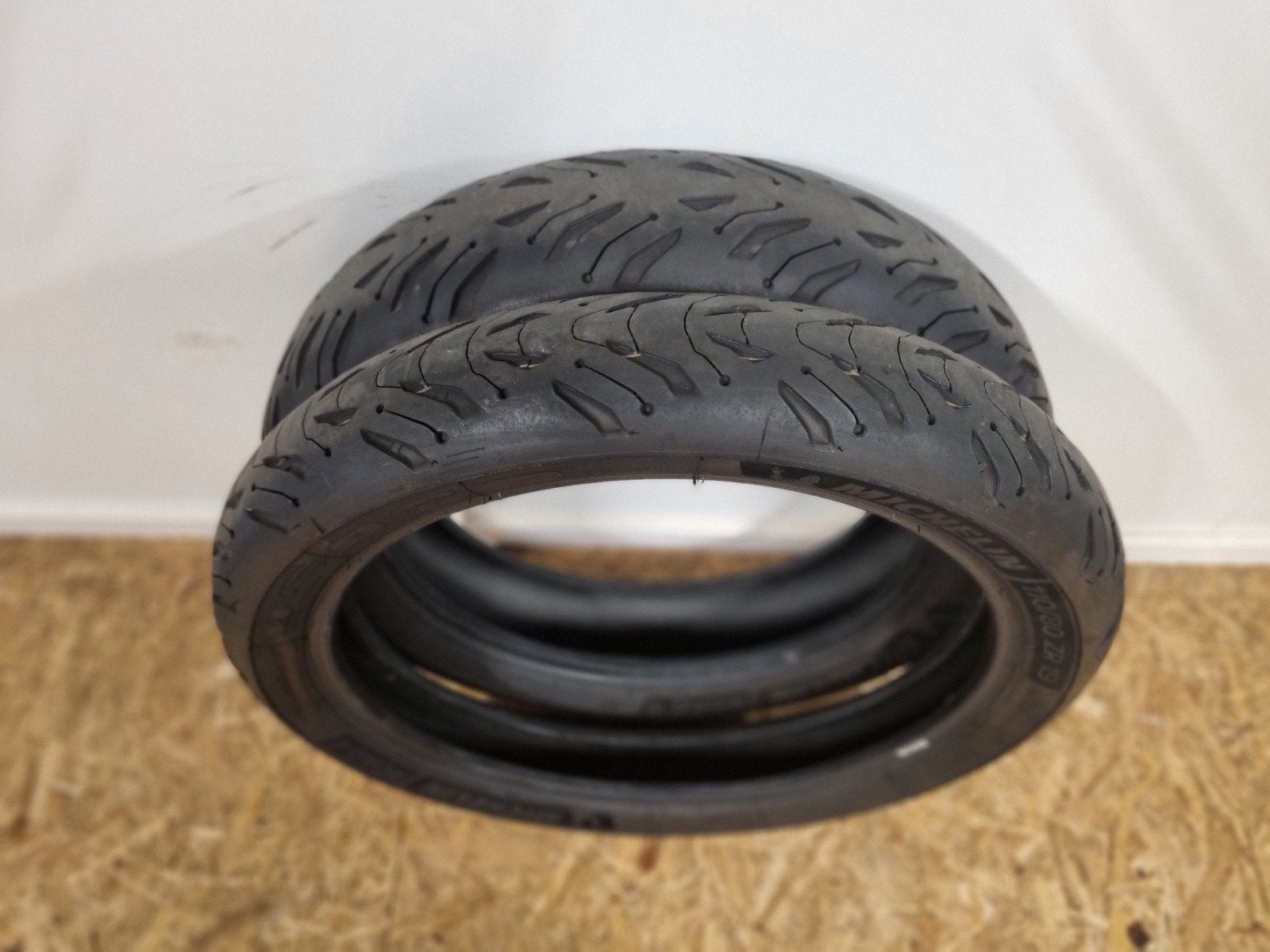 Michelin Road 6 110-80-19 & 150-70-17 DOT 2025, Ophalen of Verzenden, Gebruikt
