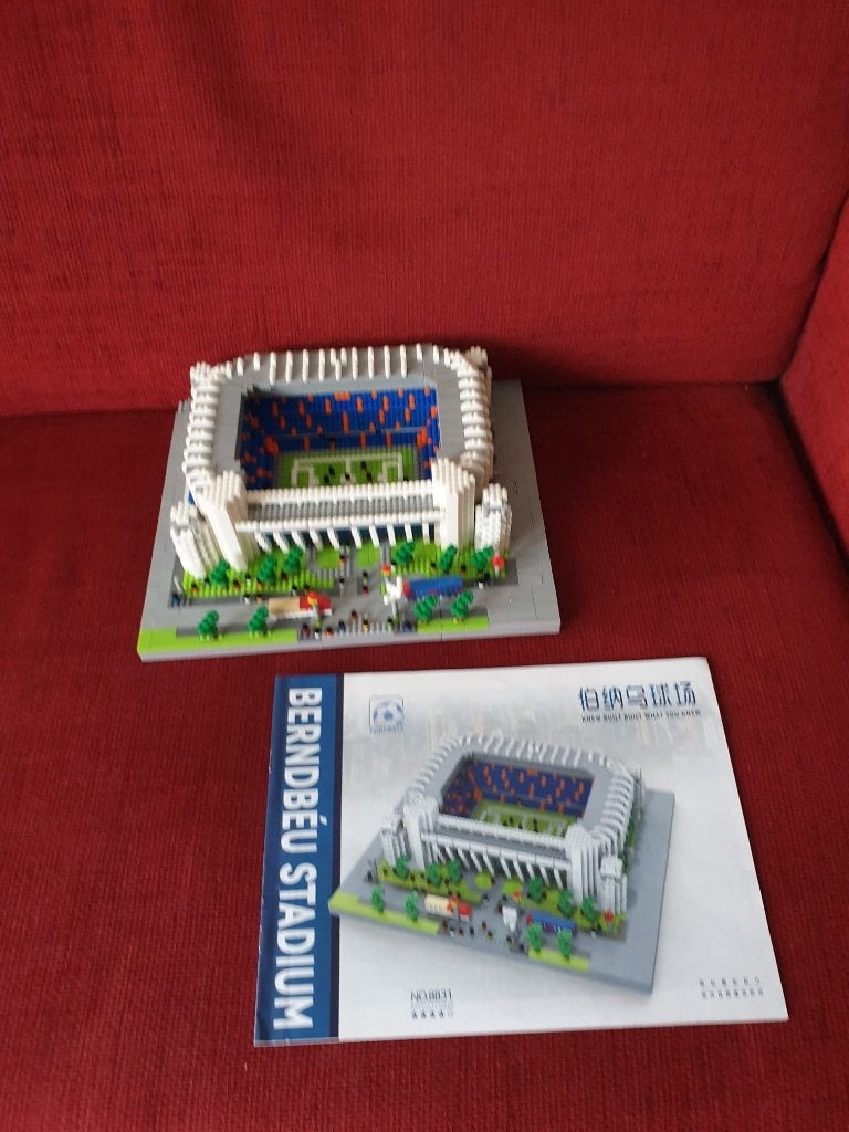 Mini bouwstenen lepin voetbalstadium, Ophalen of Verzenden, Zo goed als nieuw