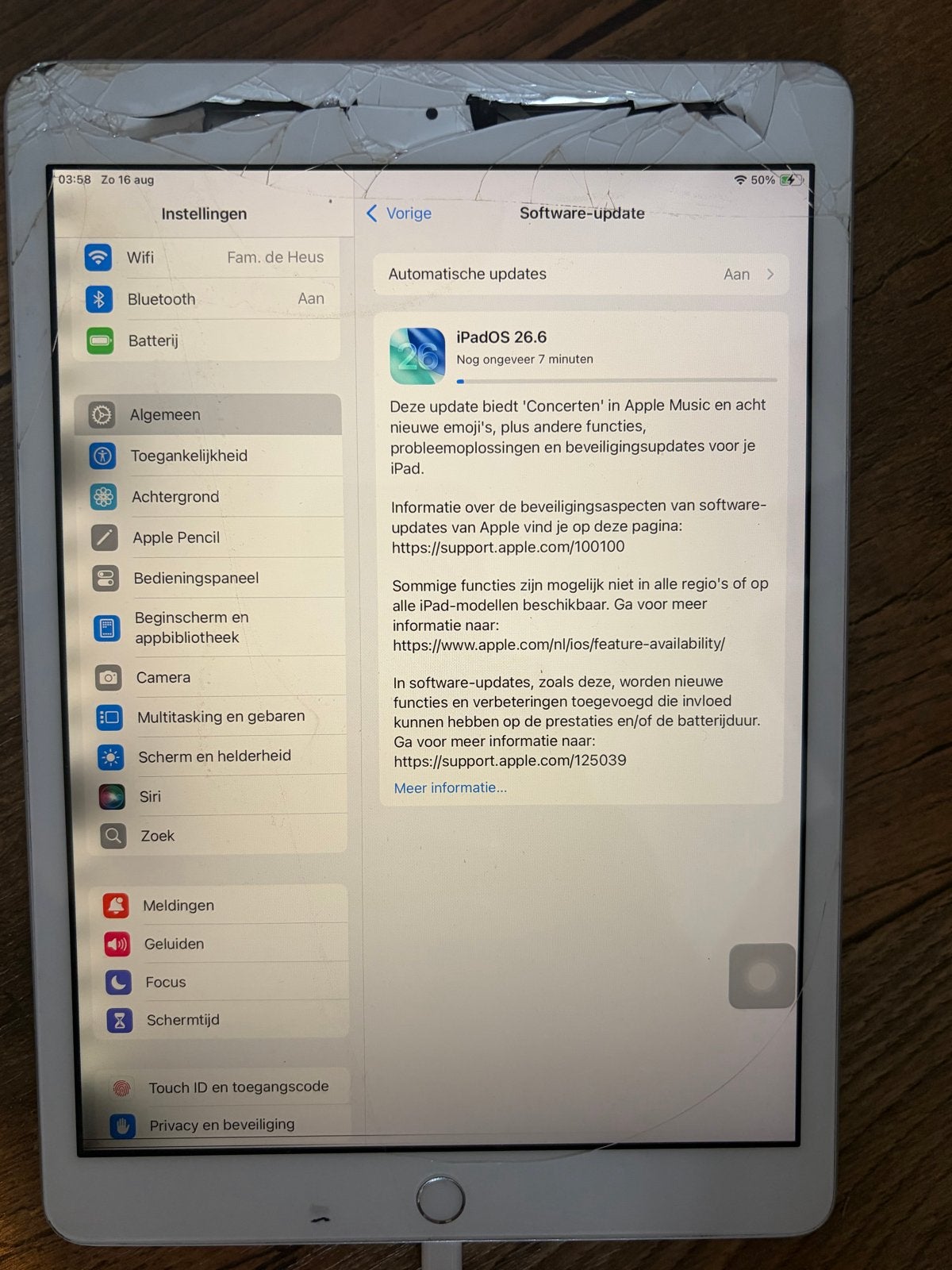 iPad 8e generatie 32GB met kapot scherm (homeknop werkt), Computers en Software, Apple iPads, 32 GB, Apple iPad, Niet werkend