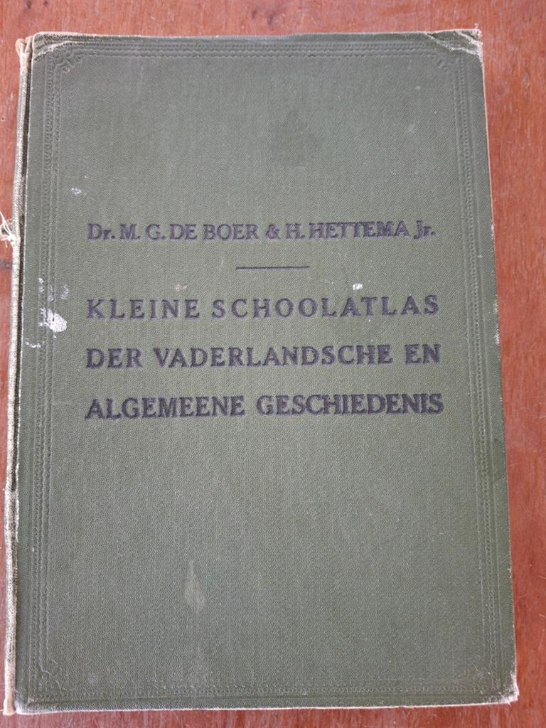 Kleine Schoolatlas Vaderlandse en Algemene Geschiedenis, Boeken, Atlassen en Landkaarten, Gelezen, Overige atlassen, Ophalen of Verzenden
