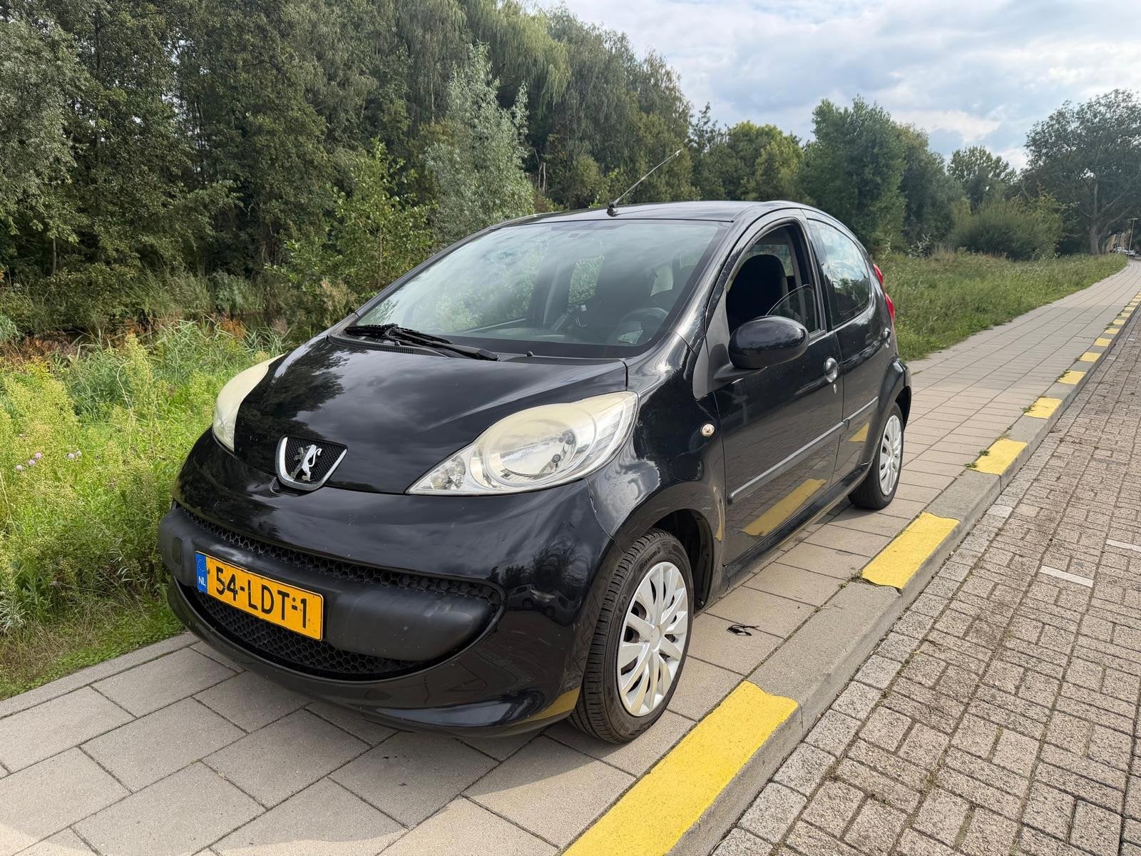 Peugeot 107 1.0-12V Sublime-5deurs Airco, Voorwielaandrijving, Gebruikt, 4 stoelen, Origineel Nederlands