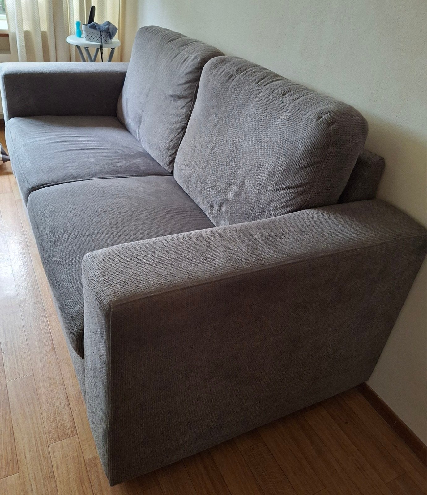 Comfortabele grijze tweezitsbank, Ophalen, Gebruikt, 150 tot 200 cm, Tweepersoons