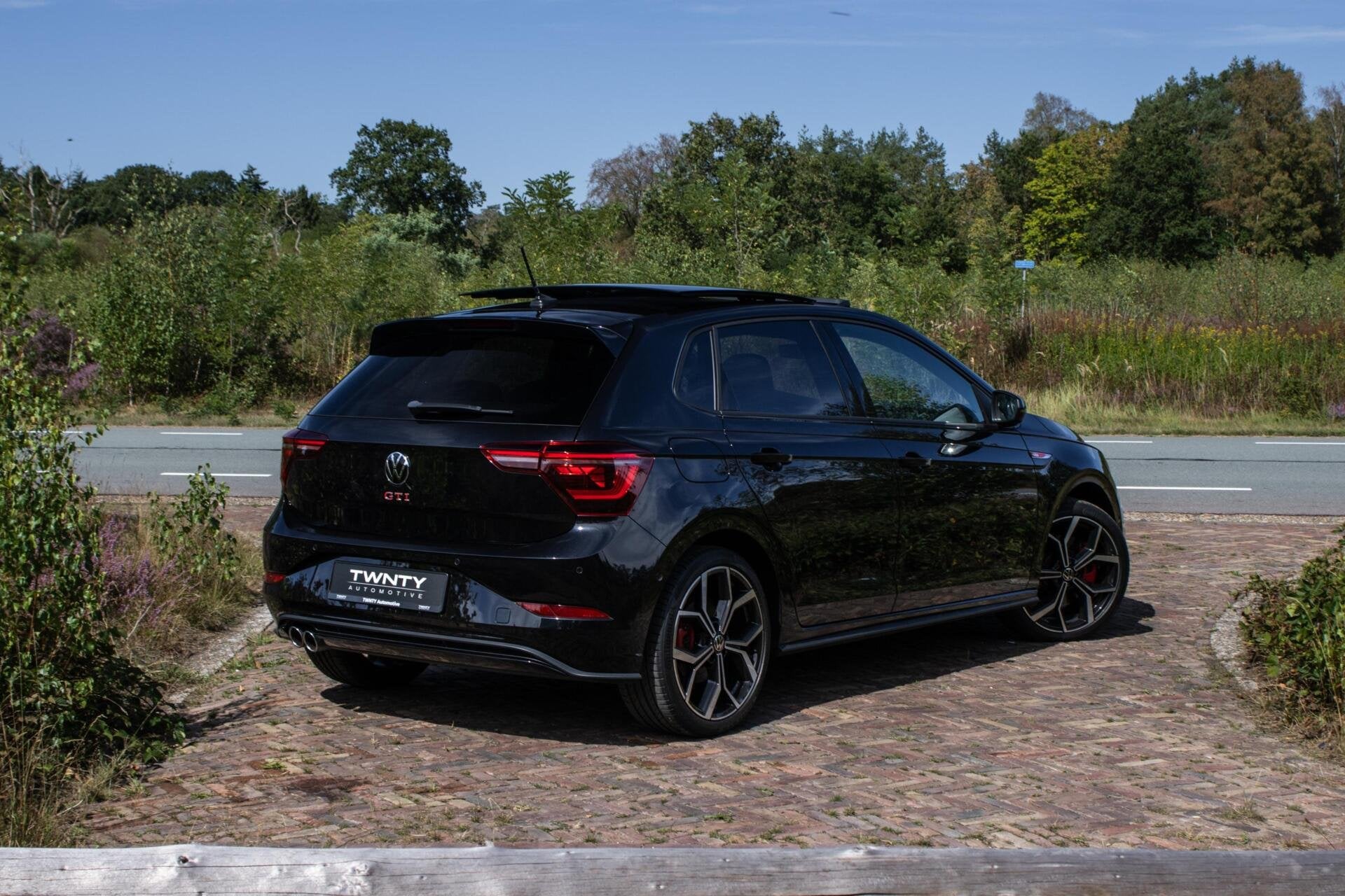 Volkswagen Polo GTI 2.0 TSI |PANO|IQ.LIGHT|BEATS|ACC|Keyless, Auto's, Dealer onderhouden, Stof, Navigatiesysteem, 4 cilinders