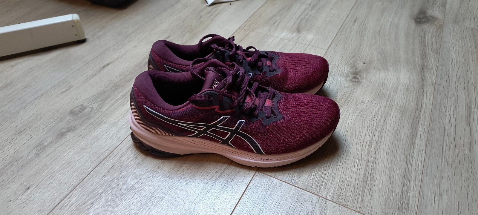 Asics GT-1000 hardloopschoenen - Maat 41,5, Overige kleuren, Sportschoenen, Ophalen of Verzenden, Zo goed als nieuw