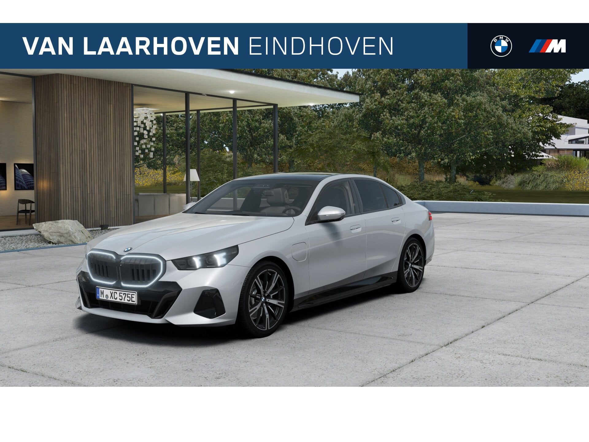 BMW 5 Serie 530e M Sport Automaat / Panoramadak / Trekhaak /, Automaat, Achterwielaandrijving, Zwart, Leder
