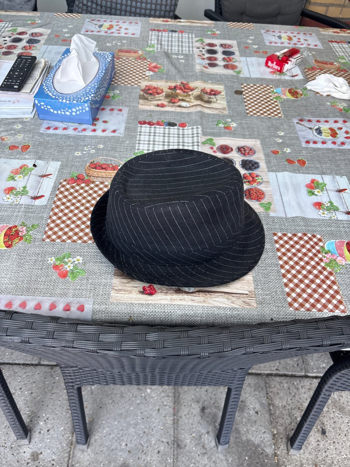Zwarte Hoed met Strepen, Ophalen of Verzenden, Gedragen, One size fits all, Hoed