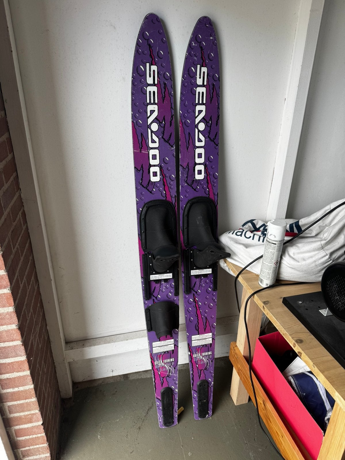 Sea-Doo Waterski's - Paars met Zwart, Watersport en Boten, Waterski's, Ophalen of Verzenden, Gebruikt, 160 cm of meer, Waterski's