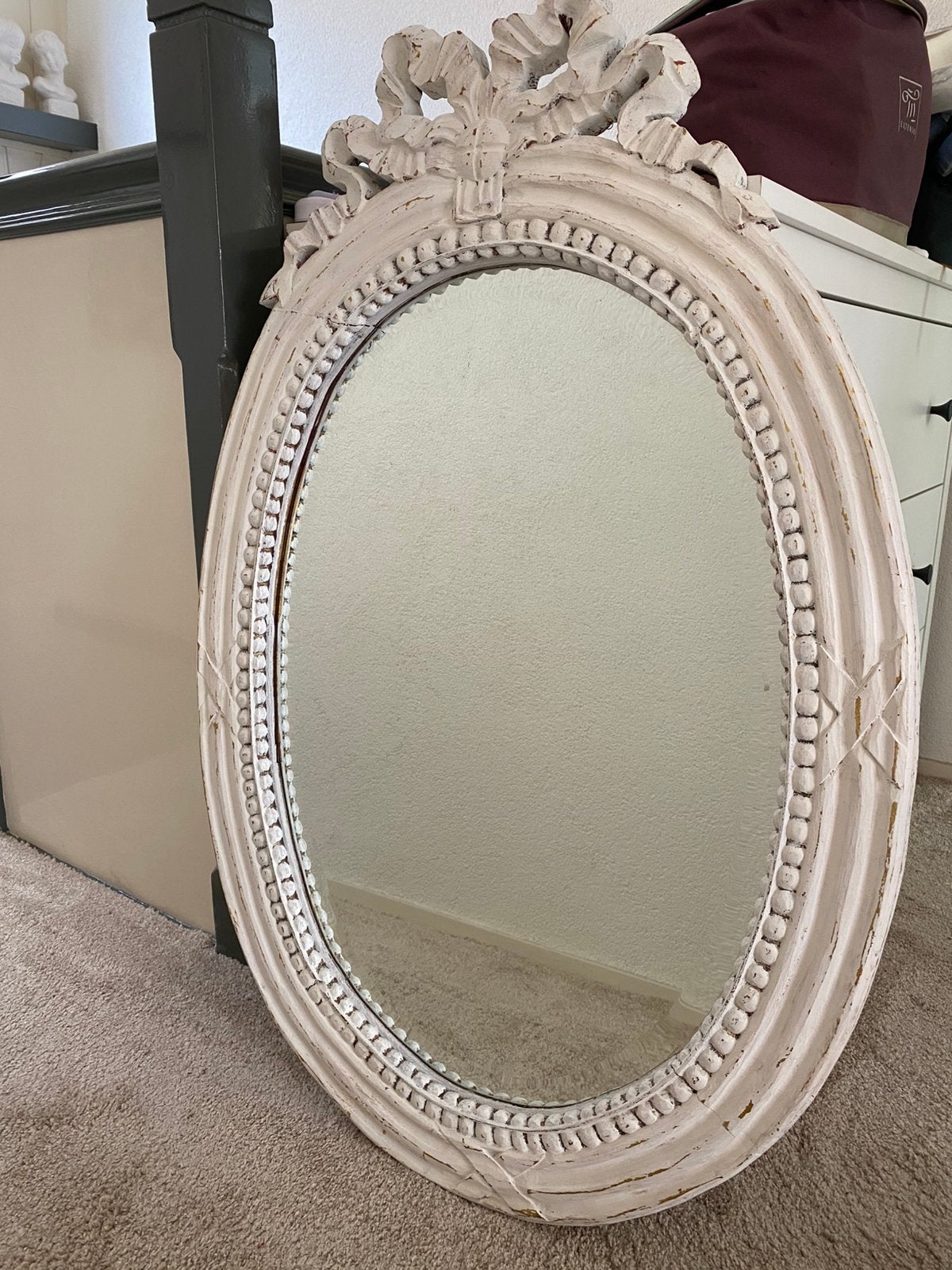 Brocante / Vintage grote witte kuifspiegel, Ophalen, Ovaal, 50 tot 100 cm, Minder dan 100 cm