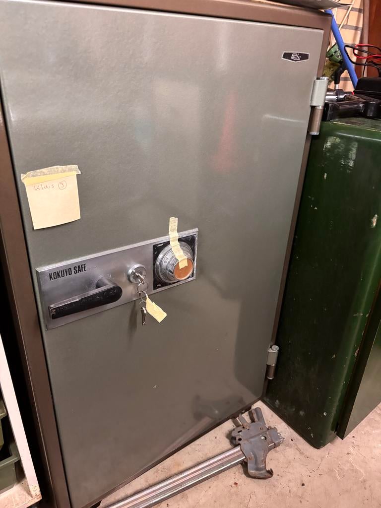 Diverse kluizen, Huis en Inrichting, Brandblussers en Brandkasten, Ophalen, Gebruikt, Brandkast