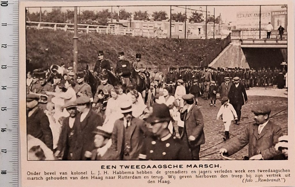leger 1915: vertrek mars grenadiers en jagers in Den Haag, Verzenden, Voor 1940, Gebruikt, Overige onderwerpen