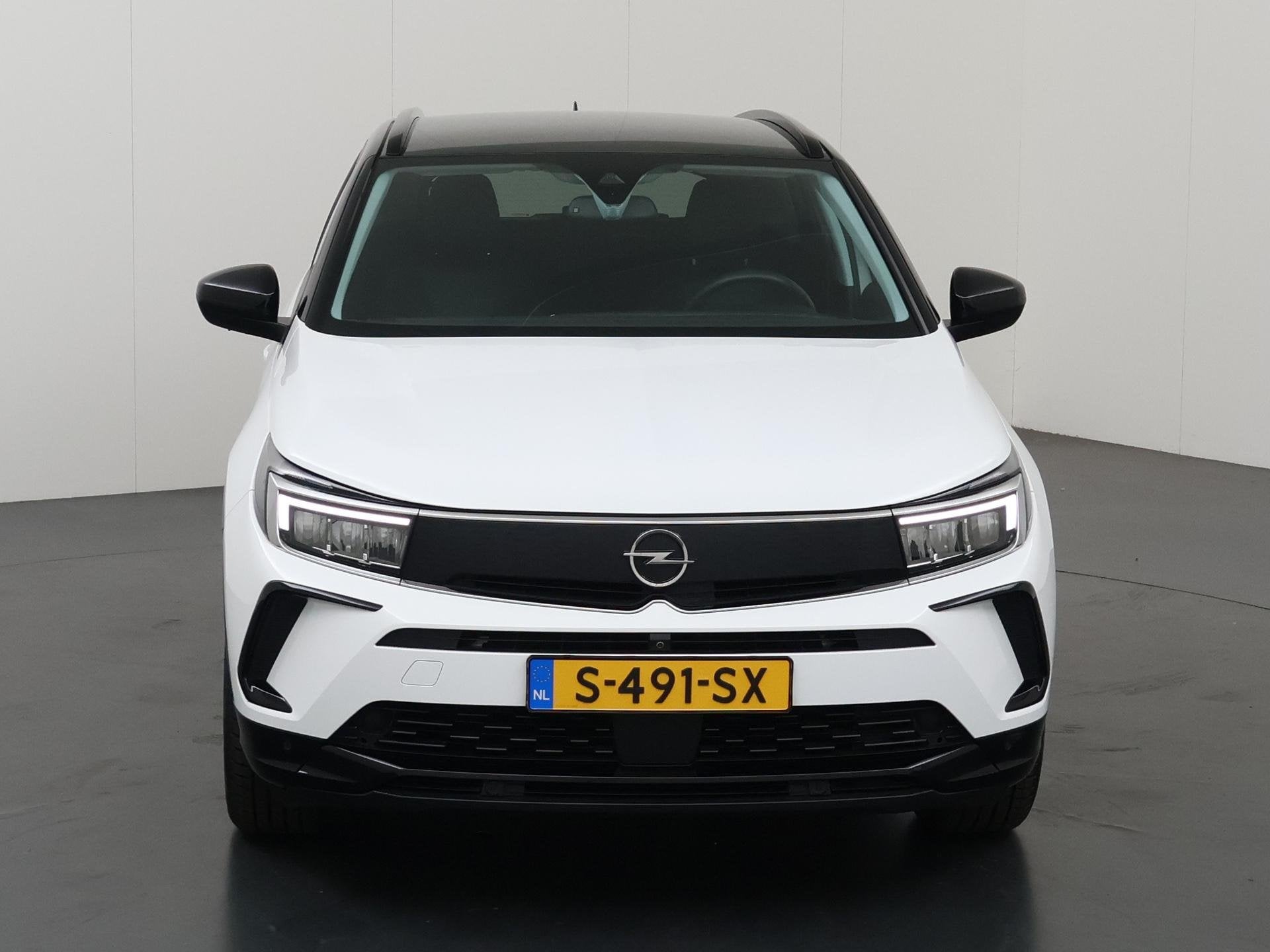Opel Grandland 1.2 Turbo Level 4 | Navigatie | Parkeercamera, Auto's, Gebruikt, Euro 6, 1199 cc, Leder en Stof