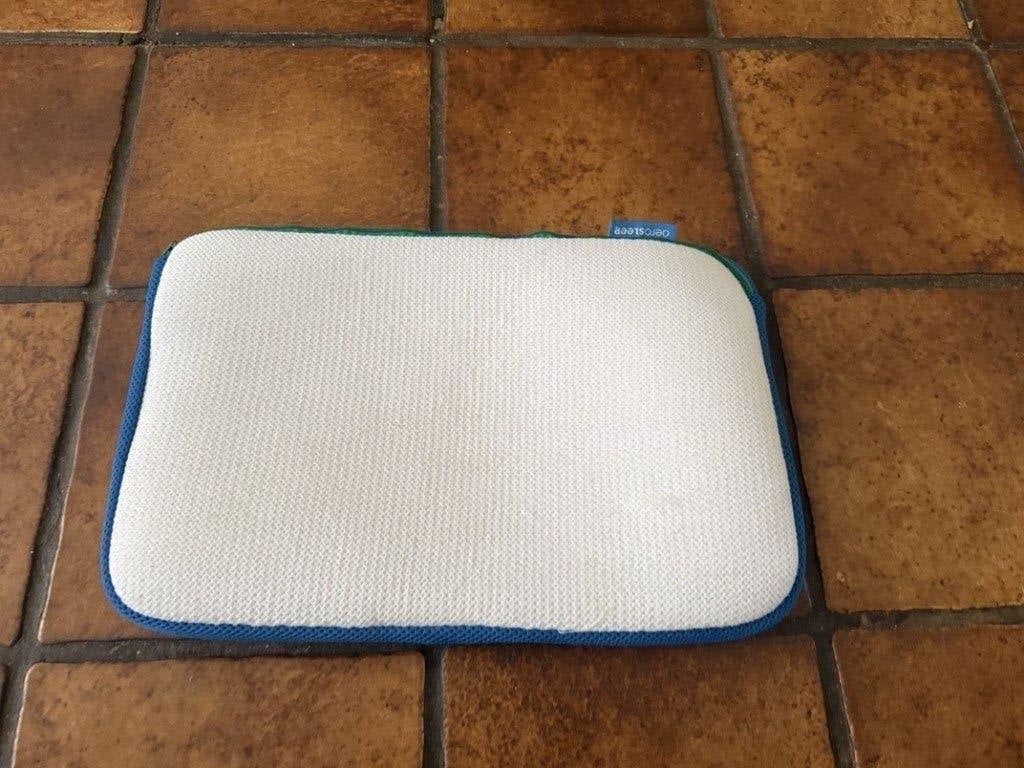 aerosleep kussen en 2 slopen z.g.a.n  voor 18,50, Kinderen en Baby's, Jongetje of Meisje, Wit, Ophalen of Verzenden, Zo goed als nieuw