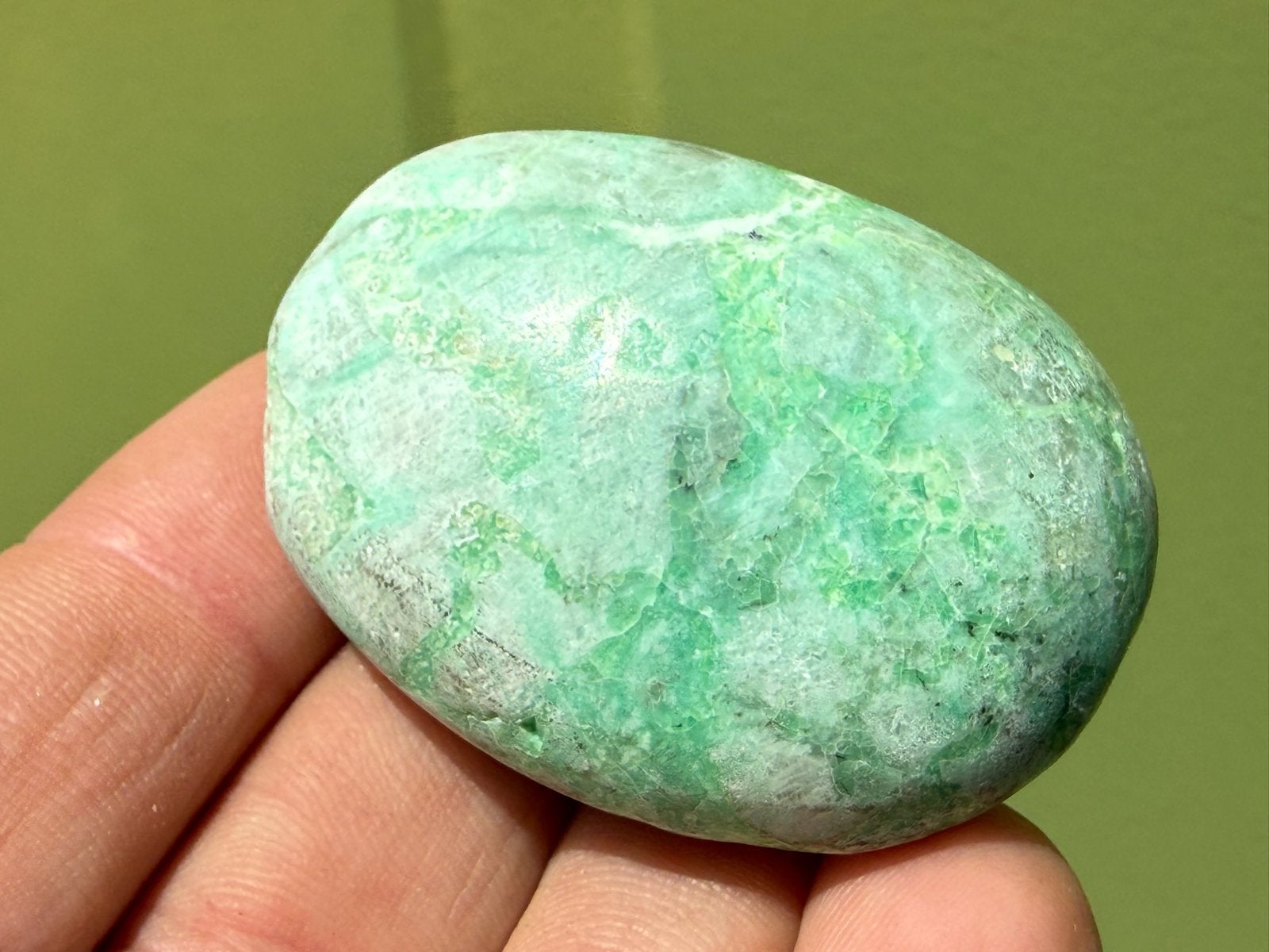 63 Garniriet met groene maansteen handsteen mineralen, Ophalen of Verzenden, Mineraal