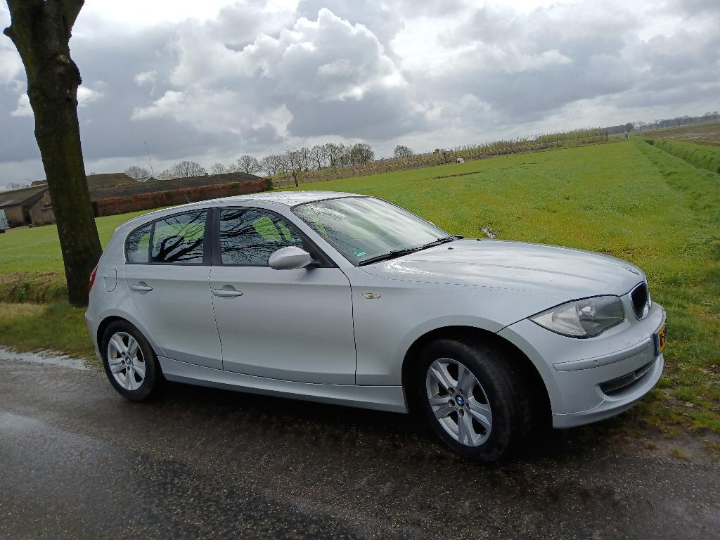 BMW 1-Serie 2.0 118I 5DR 2007 Grijs, 1-Serie, 1995 cc, Zwart, 1200 kg