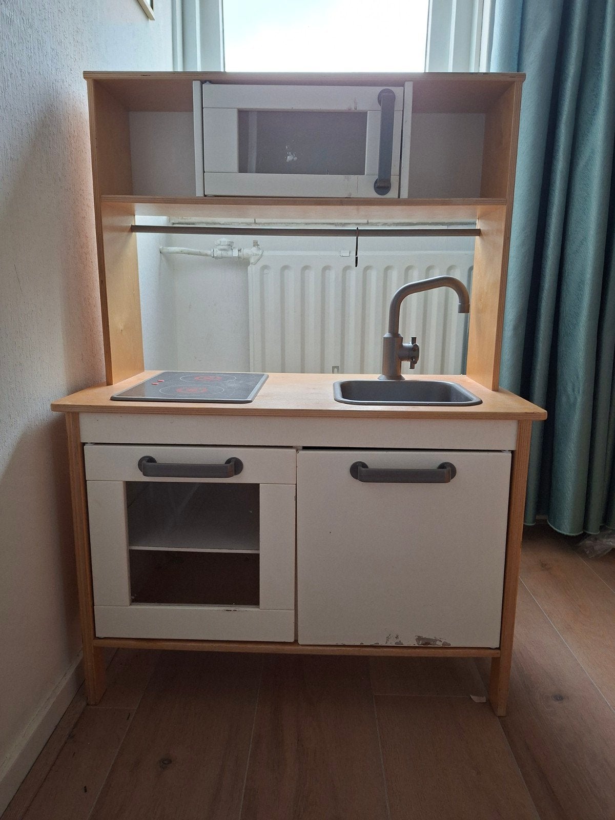 Houten speelkeuken met magnetron en kraan, Kinderen en Baby's, Speelgoed | Speelkeukens, Ophalen, Gebruikt