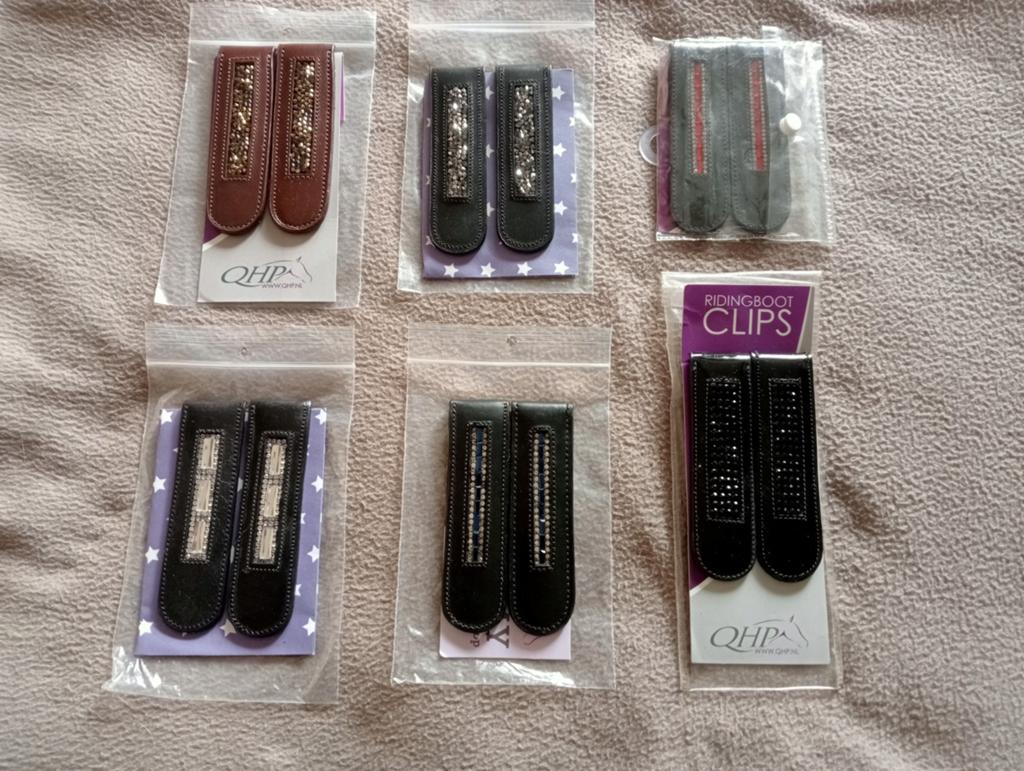 Diverse nieuwe strass laarzenclips, Ophalen of Verzenden, Nieuw, Dressuur