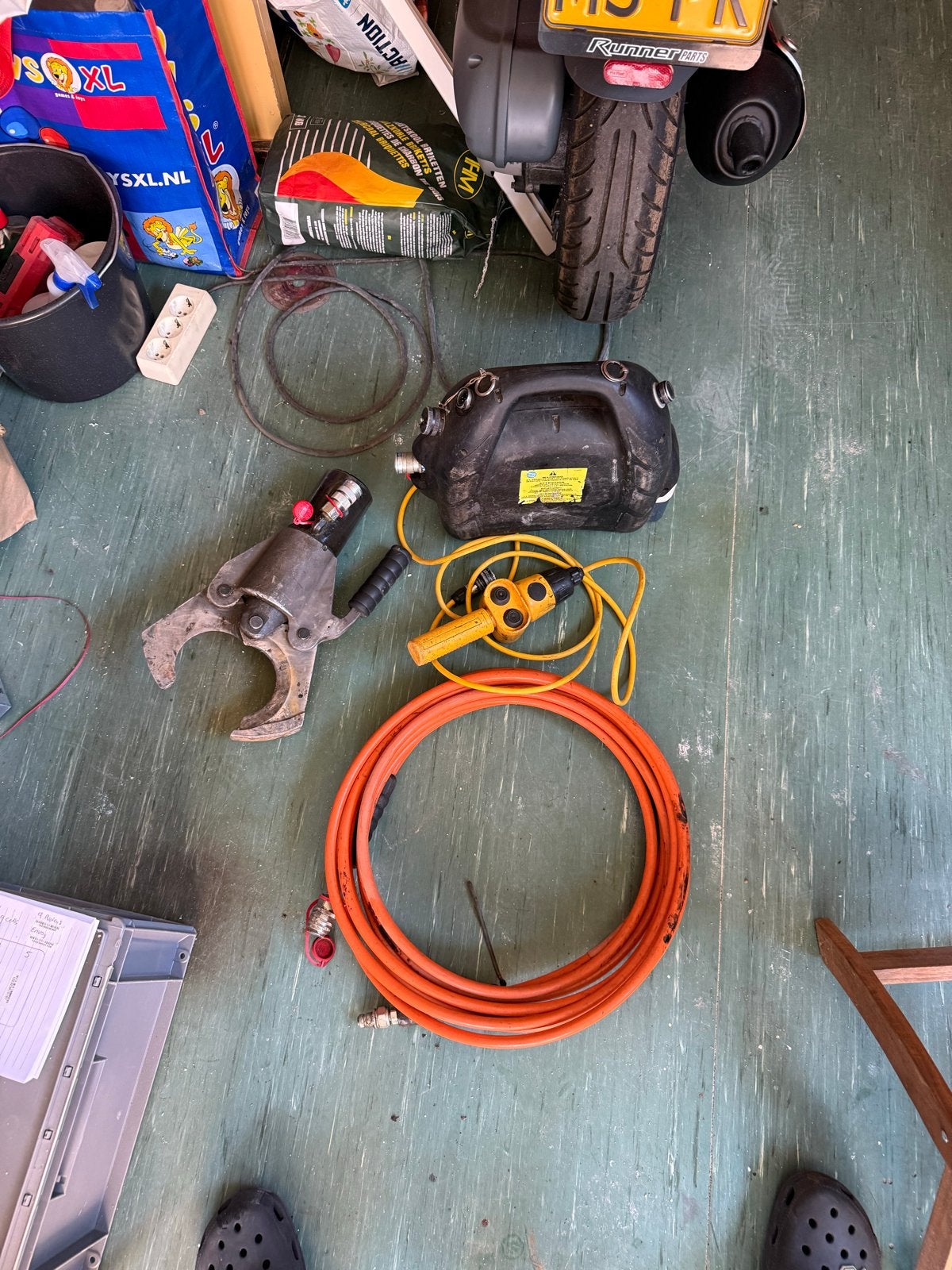 Hydraulische kabelschaar met pomp en slang, Ophalen, Gebruikt, 10 bar of meer, Minder dan 200 liter/min