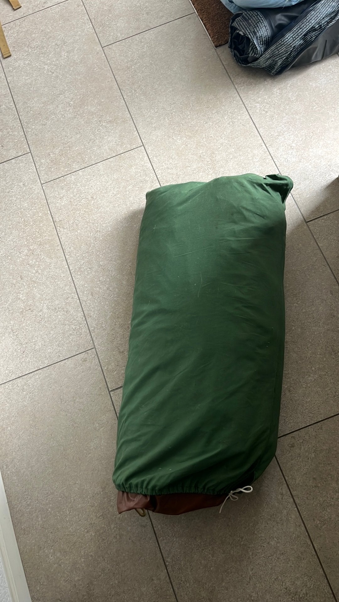 Adelaar tent (V&D), Ophalen, Gebruikt, Tot en met 3