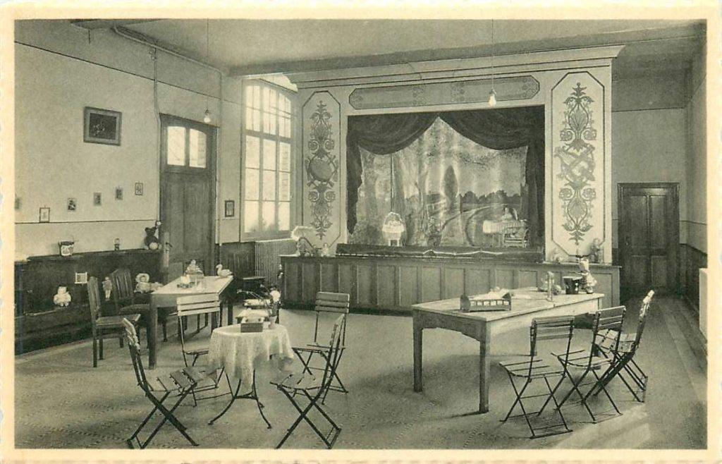 381-389-047 Ravels Openluchtschool voor zwakke meisjes, Verzenden, Voor 1920, Overig Europa