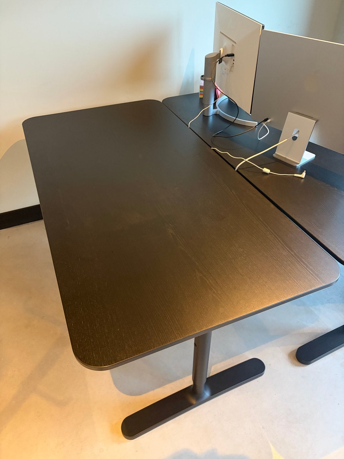 4 x Ikea Bekant bureaus - Zwart 160x80, Huis en Inrichting, Tafels | Eettafels, Ophalen, 100 tot 150 cm, Tot twee personen, Zo goed als nieuw